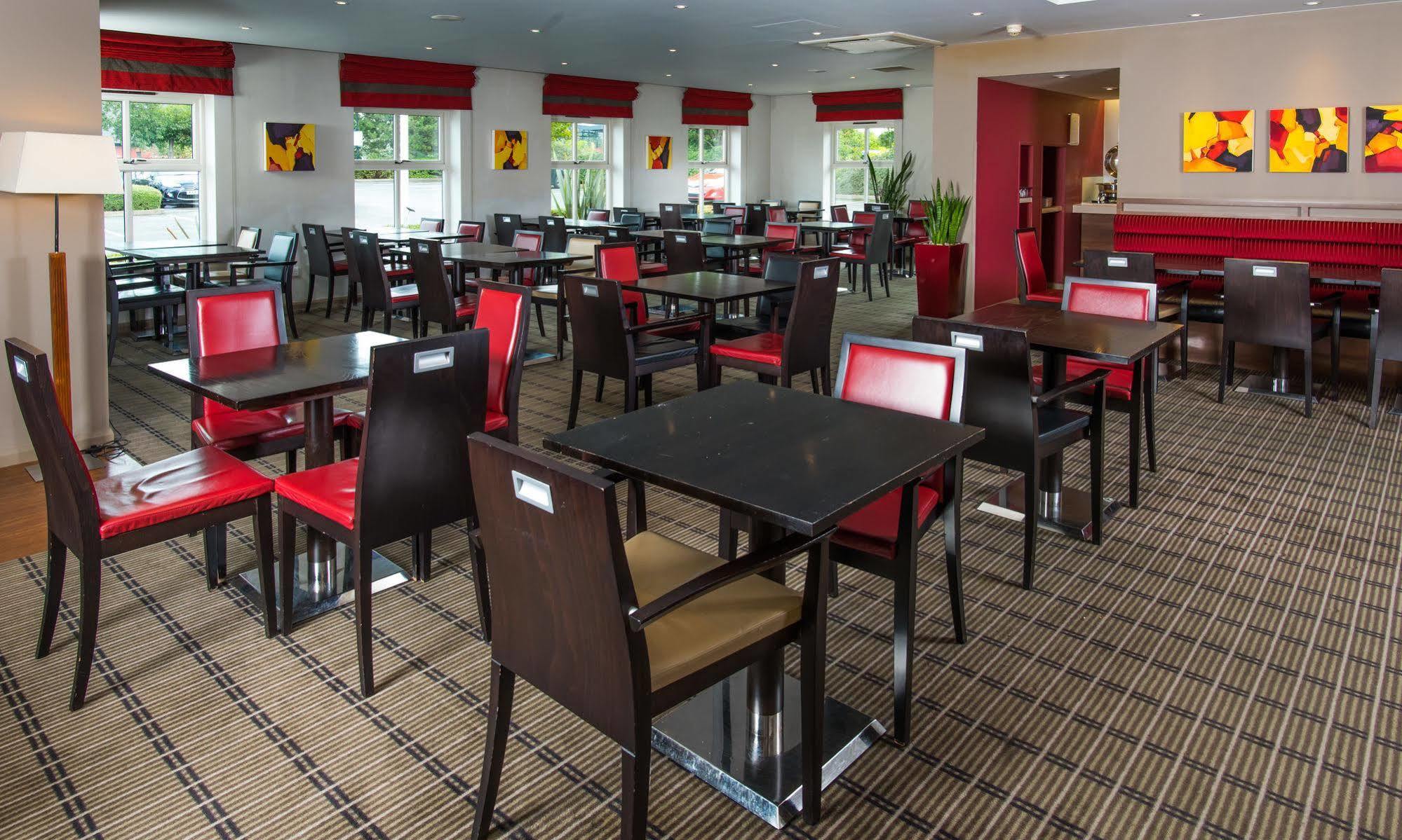 Holiday Inn Express Derby Pride Park Exterior foto
