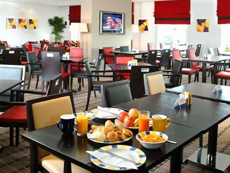 Holiday Inn Express Derby Pride Park Exterior foto